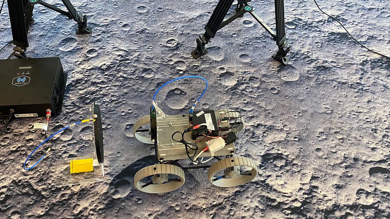 A Bosch az autonóm dokkolásra és a robotjármű navigációjára összpontosít a fejlesztési folyamatban