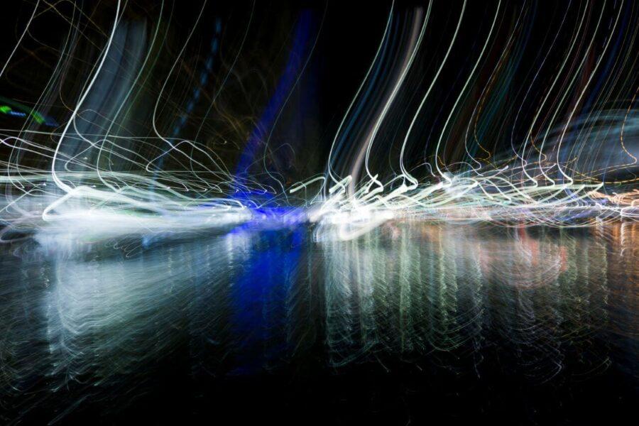 Az okos vízalatti kábelek a kommunikáció ütőerei