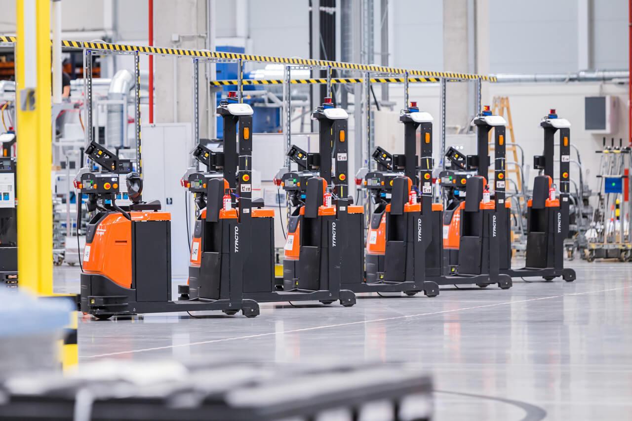 A hatvani ipari robotok kilométerek ezreit spórolják meg a munkavállalóknak egyetlen év alatt