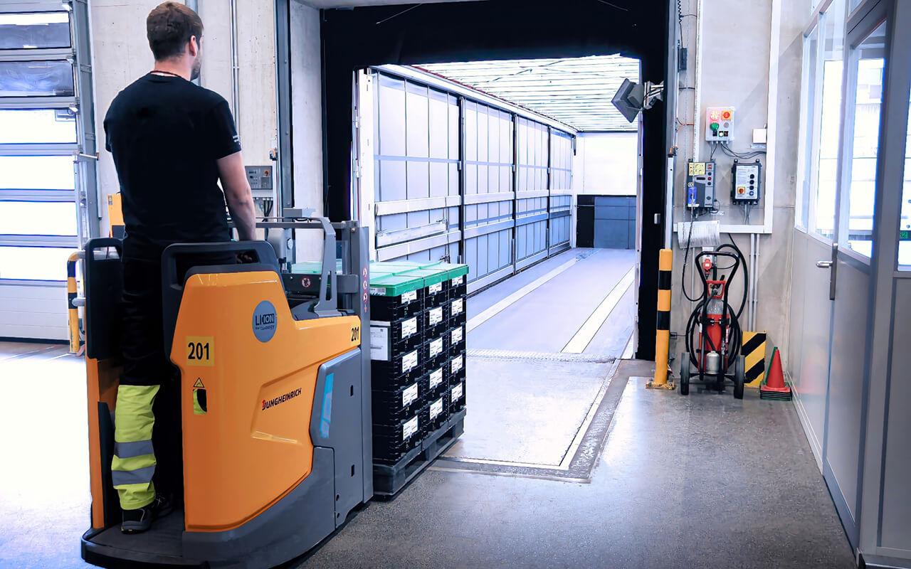 A jármű a gyár saját tevékenysége során keletkező termékeket szállítja, várhatóan évi 12 ezer kilométert megtéve