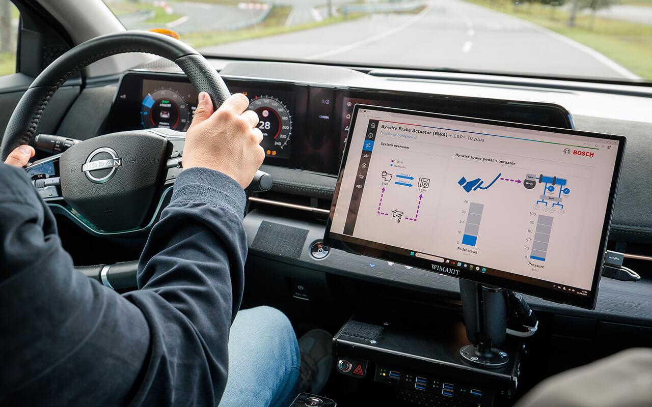 A brake-by-wire fékrendszerek a mechanikus kapcsolatokat elektromos jelvezetékekkel váltják ki.