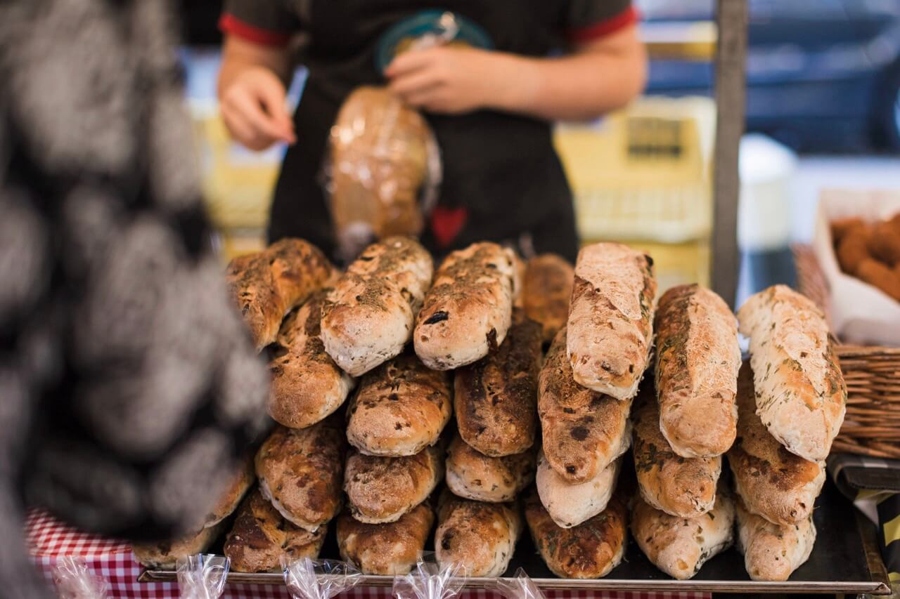 A pékáruk, zöldségek és gyümölcsök teszik ki az összes elkerülhető élelmiszerhulladék több mint háromnegyedét.