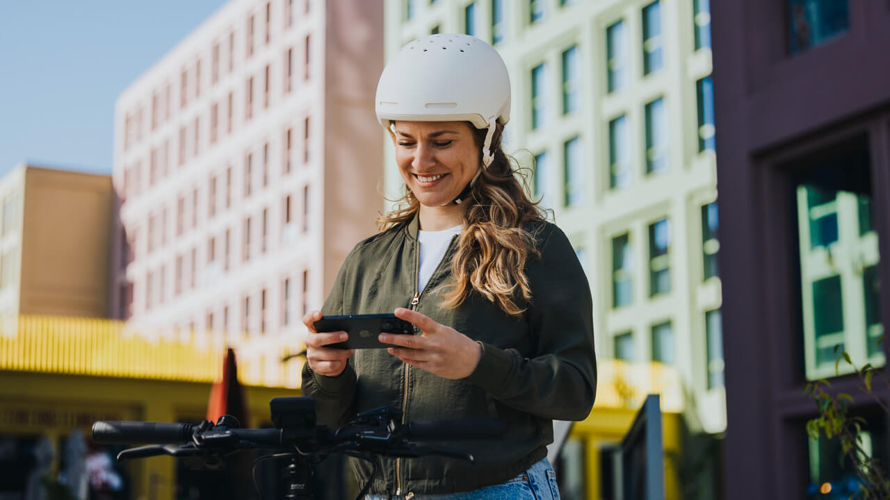 Értelmetlen ellopni az új generációs Bosch eBike akkumulátorokat, hiszen az okostelefonunkkal is lezárhatjuk azokat.